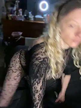 queenkelly1234 online show from February 4, 2026, 9:26 am