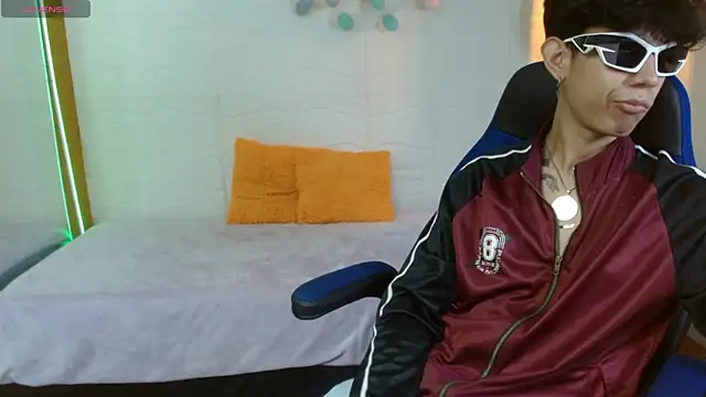 jeander186 online show from October 18, 2025, 1:01 pm