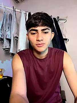 Snapshot of cristalxxx_hott chatting on October 25, 2025, 9:20 pm cristalxxx hott online show from October 25, 2025, 9:20 pm