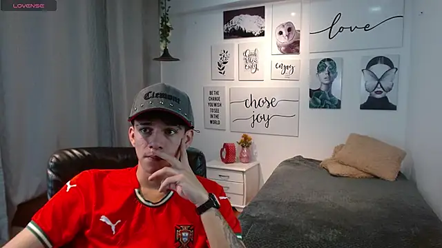 AmethystShadow17 online show from December 2, 2025, 4:13 pm