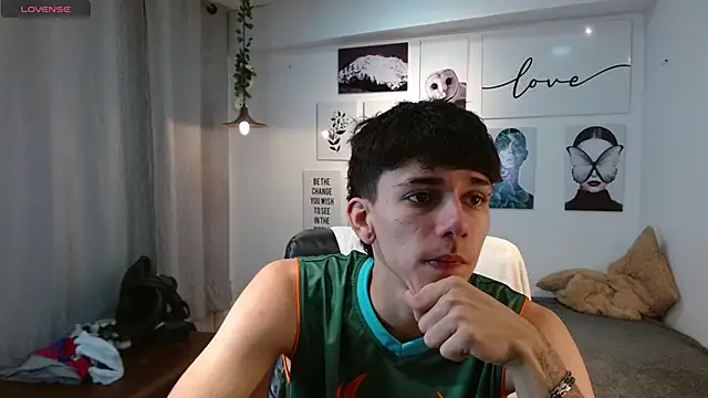 AmethystShadow17 online show from December 4, 2025, 5:10 pm