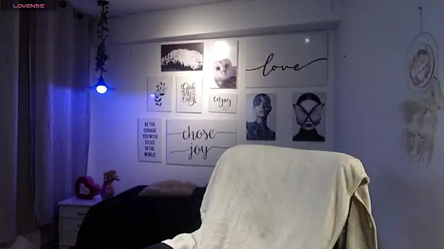 AmethystShadow17 online show from January 10, 2026, 7:59 pm