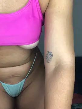 Bellafit02 online show from November 7, 2025, 8:25 am