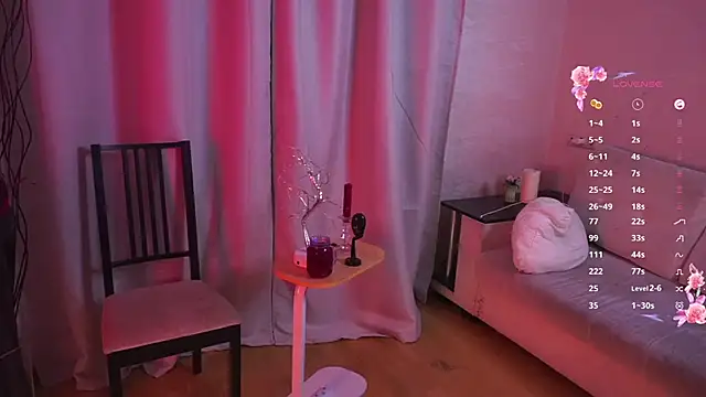 Snapshot of TainaGrebs chatting on October 24, 2025, 7:43 pm TainaGrebs online show from October 24, 2025, 7:43 pm