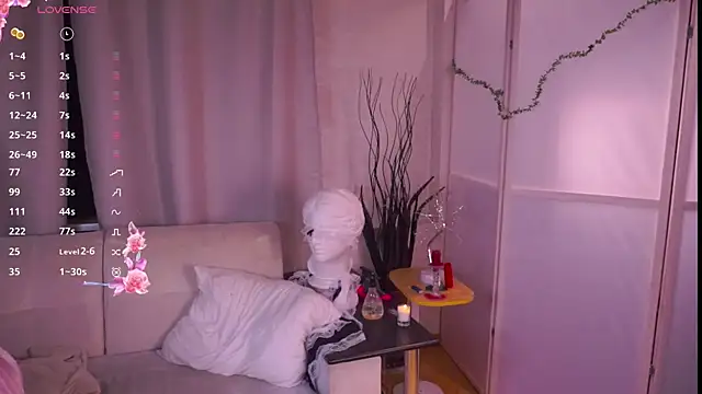 Snapshot of TainaGrebs chatting on October 28, 2025, 10:01 pm TainaGrebs online show from October 28, 2025, 10:01 pm