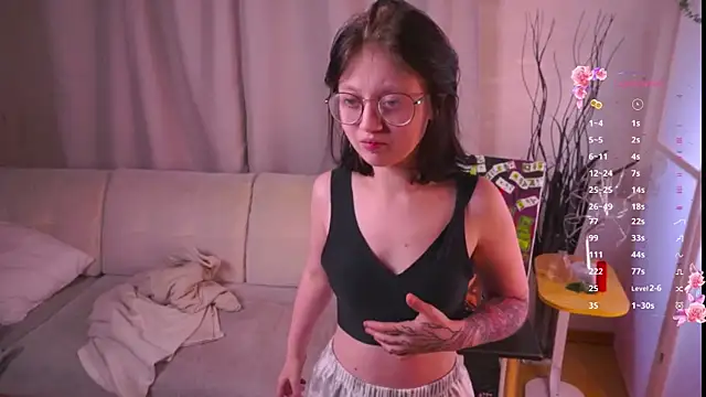 Snapshot of TainaGrebs chatting on October 29, 2025, 9:16 pm TainaGrebs online show from October 29, 2025, 9:16 pm