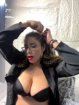 Yvonny27 online show from November 1, 2025, 5:53 am