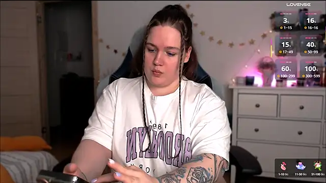 SummerTina online show from February 24, 2025, 3:31 pm