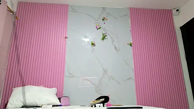 Snapshot of dafne17_ chatting on June 13, 2026, 10:35 am dafne17 online show from June 13, 2026, 10:35 am