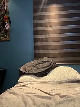 AlexRZ93 online show from October 14, 2025, 12:33 am