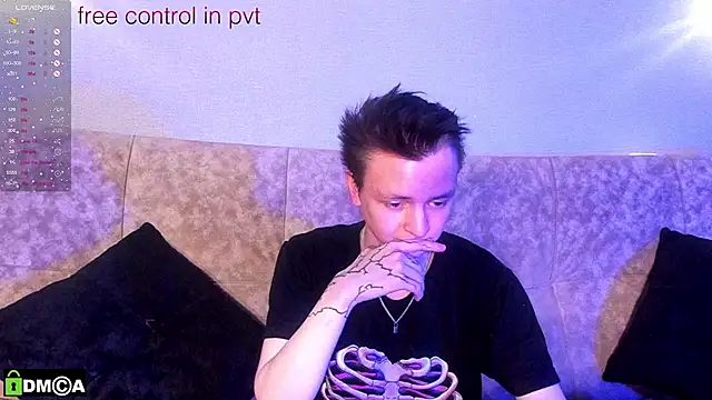 Snapshot of Logan_mett chatting on November 22, 2025, 9:03 pm Logan mett online show from November 22, 2025, 9:03 pm