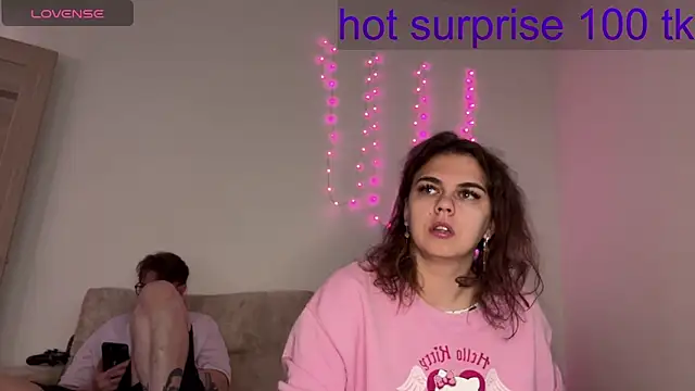 live sexy online show from April 7, 2026, 6:25 am