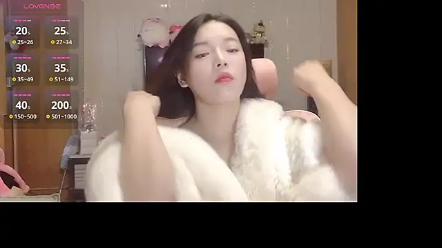 Snapshot of Mimi-777 chatting on October 19, 2025, 1:56 pm Mimi-777 online show from October 19, 2025, 1:56 pm