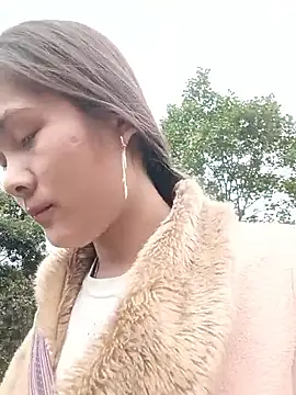 Lyssa-a online show from November 20, 2025, 5:40 am