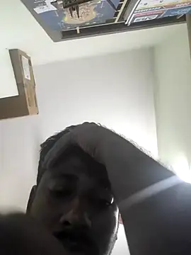 Snapshot of Vickyins480000 chatting on December 1, 2025, 4:01 pm Vickyins480000 online show from December 1, 2025, 4:01 pm