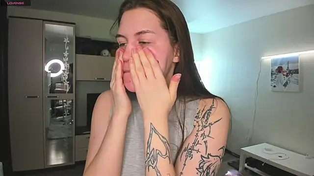 HeatherNextDoor online show from February 4, 2026, 7:14 am