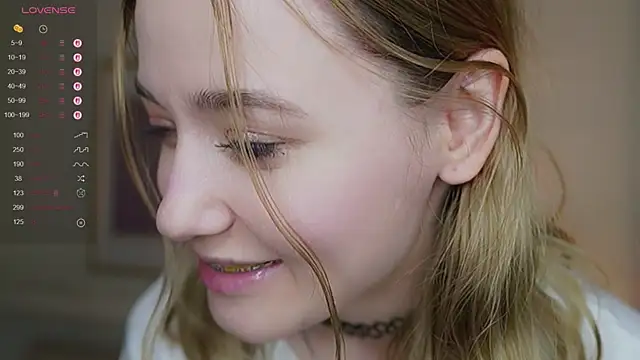 Snapshot of StarryMary chatting on October 21, 2025, 9:15 pm StarryMary online show from October 21, 2025, 9:15 pm