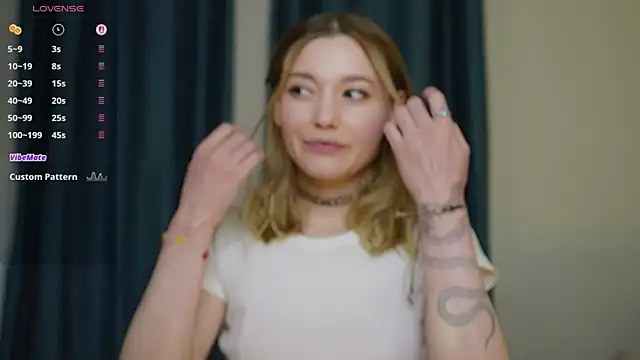 Snapshot of StarryMary chatting on November 2, 2025, 9:06 pm StarryMary online show from November 2, 2025, 9:06 pm