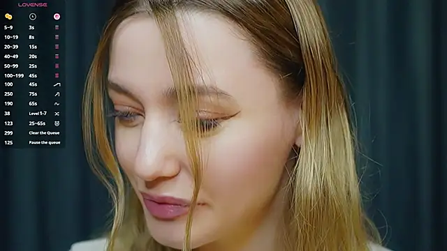 StarryMary online show from November 19, 2025, 9:04 pm