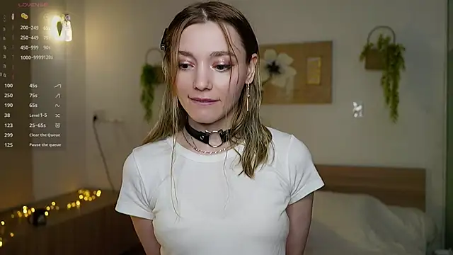 StarryMary online show from December 3, 2025, 9:02 pm