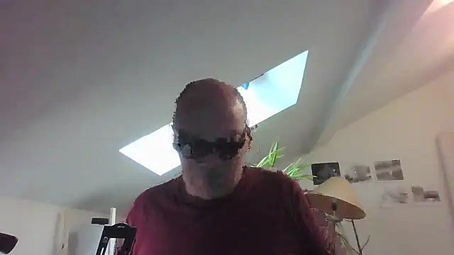 Snapshot of nicolaspgarnier chatting on May 13, 2026, 3:09 pm nicolaspgarnier online show from May 13, 2026, 3:09 pm