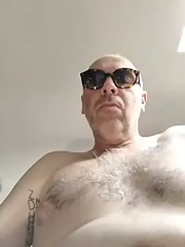 Snapshot of nicolaspgarnier chatting on June 1, 2026, 9:33 am nicolaspgarnier online show from June 1, 2026, 9:33 am