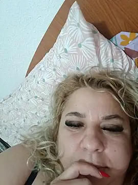 Snapshot of BelleInna chatting on October 27, 2025, 9:08 pm BelleInna online show from October 27, 2025, 9:08 pm