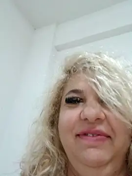 Snapshot of BelleInna chatting on October 30, 2025, 3:08 am BelleInna online show from October 30, 2025, 3:08 am