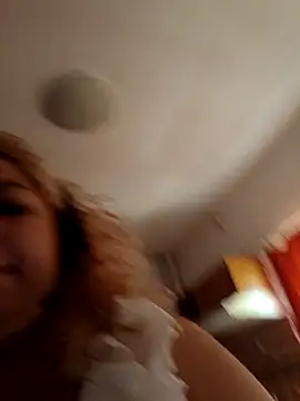 Snapshot of BelleInna chatting on October 31, 2025, 11:11 am BelleInna online show from October 31, 2025, 11:11 am