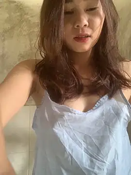 Yanmei 19 online show from October 18, 2025, 5:43 am