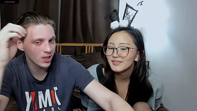 Blossomandbee online show from November 23, 2025, 10:31 pm