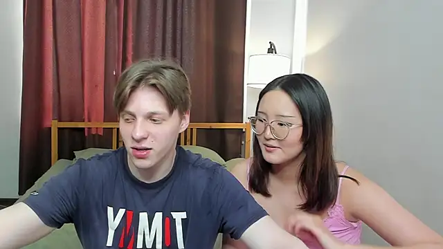 Blossomandbee online show from April 17, 2026, 12:30 pm