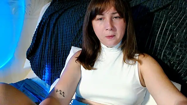 Vivi  Nova online show from October 30, 2025, 7:47 pm