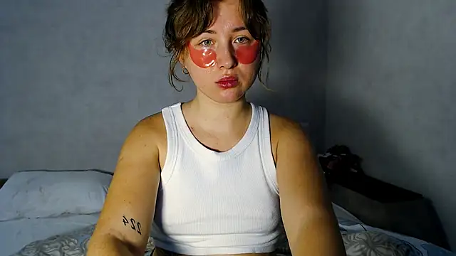 Vivi  Nova online show from November 5, 2025, 6:46 am