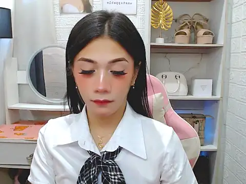 Snapshot of i_am_the_best_for_u chatting on October 22, 2025, 10:31 pm i am the best for u online show from October 22, 2025, 10:31 pm