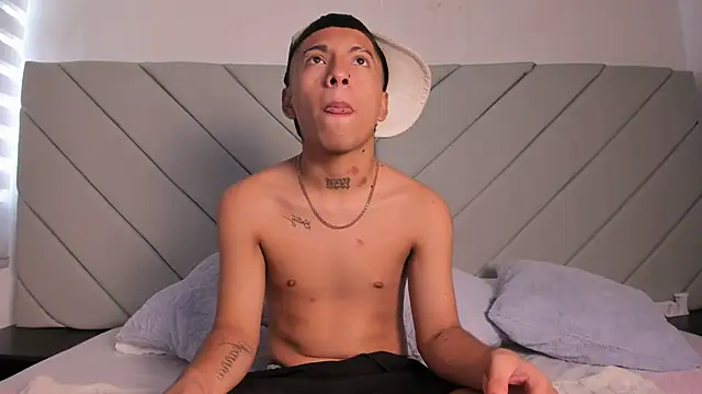 little kris1 online show from October 15, 2025, 12:49 pm