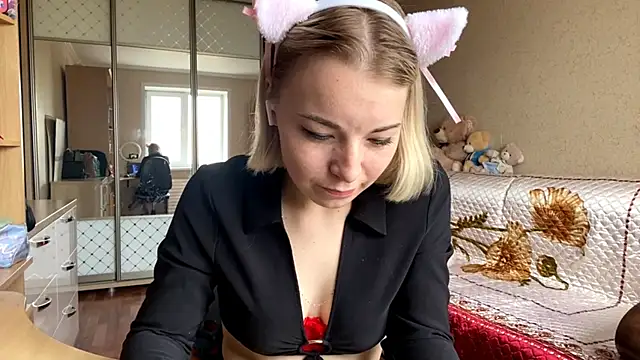 Snapshot of HoppedArea chatting on October 22, 2025, 9:20 am HoppedArea online show from October 22, 2025, 9:20 am