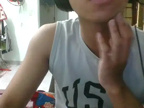 kave2033 online show from October 16, 2025, 2:29 pm