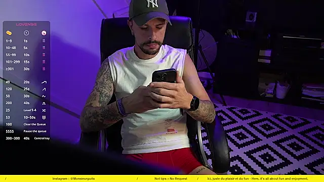 Snapshot of monsieurguitsxxx chatting on November 5, 2025, 7:25 pm monsieurguitsxxx online show from November 5, 2025, 7:25 pm