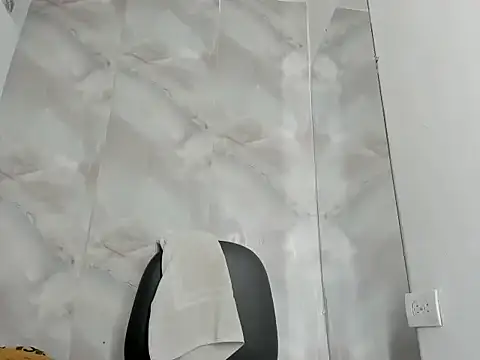 Snapshot of kataleyaAlenan chatting on October 28, 2025, 1:36 pm kataleyaAlenan online show from October 28, 2025, 1:36 pm