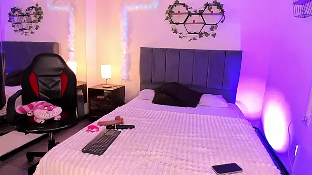 JustinCastiblanco online show from November 10, 2025, 11:20 am