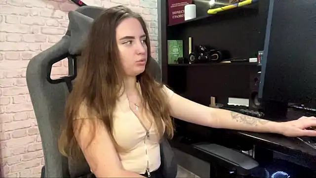 GreatMolly online show from October 15, 2025, 6:02 am