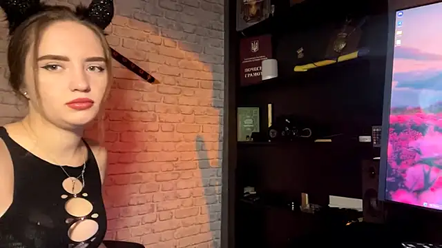 GreatMolly online show from October 21, 2025, 6:14 am