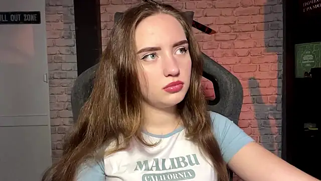 GreatMolly online show from October 22, 2025, 6:24 am