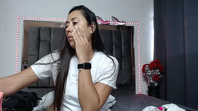 Salmma Milf online show from March 26, 2026, 11:38 am