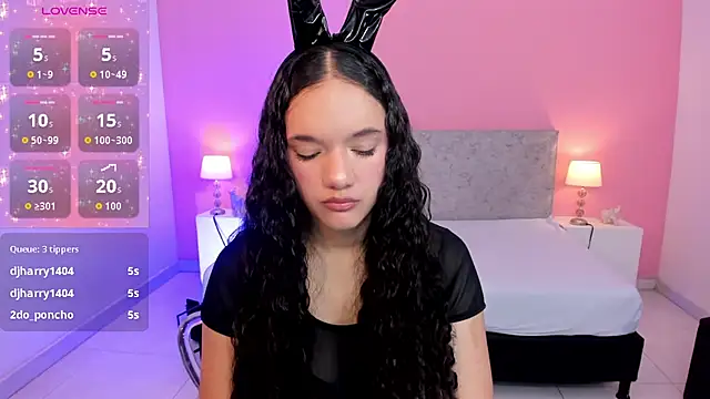 Snapshot of ZairaGlow chatting on October 17, 2025, 11:35 am ZairaGlow online show from October 17, 2025, 11:35 am