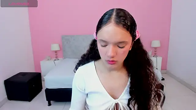 Snapshot of ZairaGlow chatting on October 23, 2025, 12:15 pm ZairaGlow online show from October 23, 2025, 12:15 pm