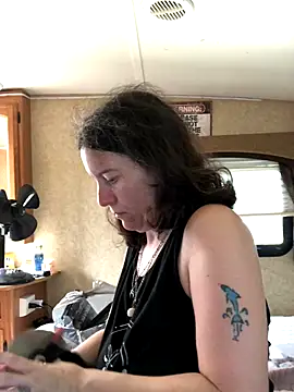 JT83FL online show from October 22, 2025, 5:13 pm