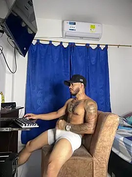 Snapshot of Kylian_Alessandro chatting on February 18, 2026, 11:06 am Kylian Alessandro online show from February 18, 2026, 11:06 am