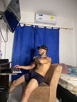 Snapshot of Kylian_Alessandro chatting on February 23, 2026, 11:07 am Kylian Alessandro online show from February 23, 2026, 11:07 am